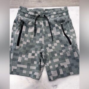 Gap- Boys relaxed fit shorts! Review photos for wear from washing!